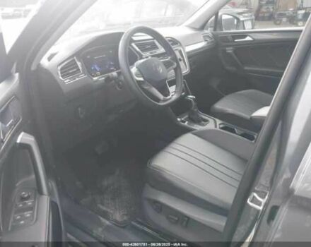 Сірий Фольксваген Тігуан, об'ємом двигуна 2 л та пробігом 37 тис. км за 12500 $, фото 4 на Automoto.ua