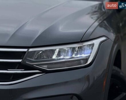Сірий Фольксваген Тігуан, об'ємом двигуна 2 л та пробігом 2 тис. км за 31500 $, фото 5 на Automoto.ua