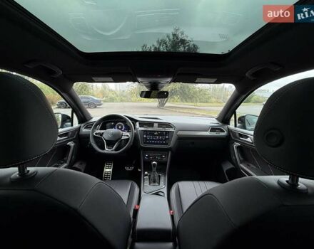 Сірий Фольксваген Тігуан, об'ємом двигуна 2 л та пробігом 2 тис. км за 31500 $, фото 58 на Automoto.ua