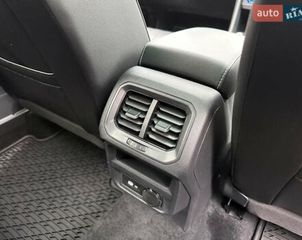 Серый Фольксваген Тигуан, объемом двигателя 2 л и пробегом 18 тыс. км за 28998 $, фото 51 на Automoto.ua