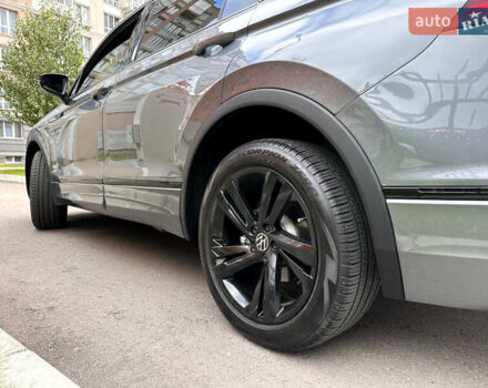 Серый Фольксваген Тигуан, объемом двигателя 2 л и пробегом 18 тыс. км за 28998 $, фото 10 на Automoto.ua