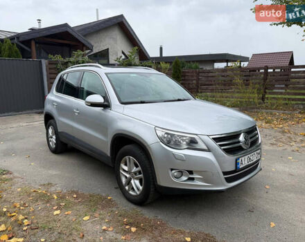 Сірий Фольксваген Тігуан, об'ємом двигуна 1.97 л та пробігом 239 тис. км за 10800 $, фото 1 на Automoto.ua