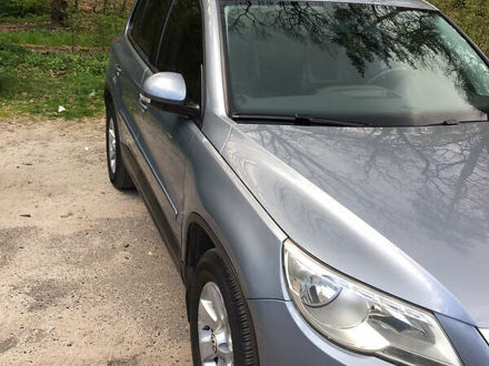 Фольксваген Тігуан 2008 у Львові на Automoto.ua Сірий Фольксваген Тігуан, об'ємом двигуна 1.4 л та пробігом 223 тис. км за 9000 $, фото 1 на Automoto.ua
