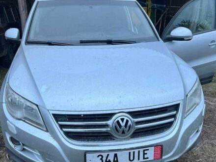 Сірий Фольксваген Тігуан, об'ємом двигуна 2 л та пробігом 251 тис. км за 2500 $, фото 1 на Automoto.ua