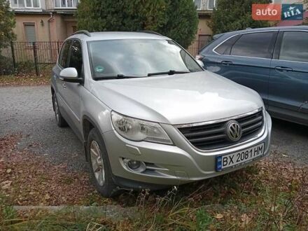 Фольксваген Тигуан 2008 в Шепетовке на Automoto.ua Серый Фольксваген Тигуан, объемом двигателя 2 л и пробегом 235 тыс. км за 9300 $, фото 1 на Automoto.ua