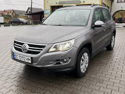 Фольксваген Тигуан 2008 в Мостисках на Automoto.ua Серый Фольксваген Тигуан, объемом двигателя 1.97 л и пробегом 298 тыс. км за 9200 $, фото 1 на Automoto.ua