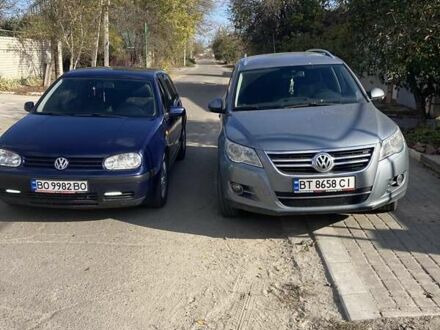 Фольксваген Тигуан 2009 в Херсоне на Automoto.ua Серый Фольксваген Тигуан, объемом двигателя 2 л и пробегом 360 тыс. км за 14000 $, фото 1 на Automoto.ua