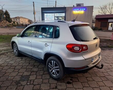 Серый Фольксваген Тигуан, объемом двигателя 1.4 л и пробегом 249 тыс. км за 8800 $, фото 1 на Automoto.ua