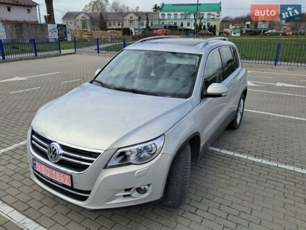 Фольксваген Тигуан 2009 в Нововолынск на Automoto.ua Серый Фольксваген Тигуан, объемом двигателя 2 л и пробегом 180 тыс. км за 13700 $, фото 1 на Automoto.ua