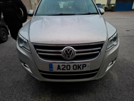 Серый Фольксваген Тигуан, объемом двигателя 2 л и пробегом 120 тыс. км за 5689 $, фото 1 на Automoto.ua