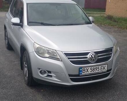 Серый Фольксваген Тигуан, объемом двигателя 2 л и пробегом 250 тыс. км за 10800 $, фото 1 на Automoto.ua