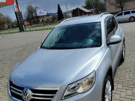 Фольксваген Тігуан 2010 у Чернівцях на Automoto.ua Сірий Фольксваген Тігуан, об'ємом двигуна 2 л та пробігом 280 тис. км за 9800 $, фото 1 на Automoto.ua
