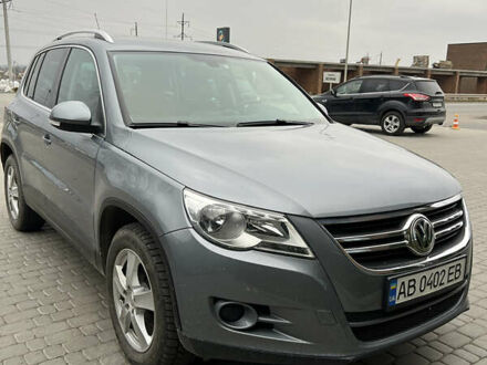 Серый Фольксваген Тигуан, объемом двигателя 1.97 л и пробегом 124 тыс. км за 11000 $, фото 1 на Automoto.ua