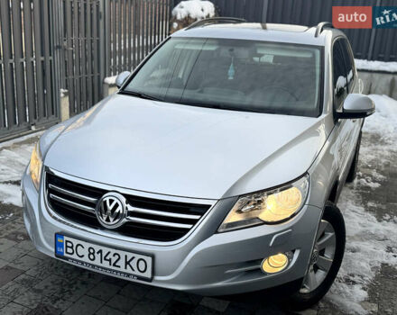 Серый Фольксваген Тигуан, объемом двигателя 2 л и пробегом 157 тыс. км за 9900 $, фото 1 на Automoto.ua