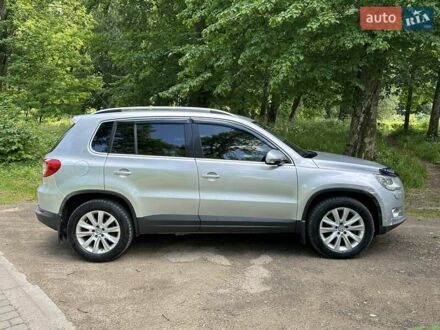 Серый Фольксваген Тигуан, объемом двигателя 2 л и пробегом 268 тыс. км за 11600 $, фото 1 на Automoto.ua