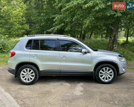 Сірий Фольксваген Тігуан, об'ємом двигуна 2 л та пробігом 268 тис. км за 11600 $, фото 1 на Automoto.ua