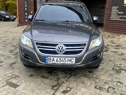 Фольксваген Тігуан 2010 у Харкові на Automoto.ua Сірий Фольксваген Тігуан, об'ємом двигуна 2 л та пробігом 165 тис. км за 10000 $, фото 1 на Automoto.ua