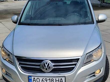 Серый Фольксваген Тигуан, объемом двигателя 1.4 л и пробегом 148 тыс. км за 9800 $, фото 1 на Automoto.ua