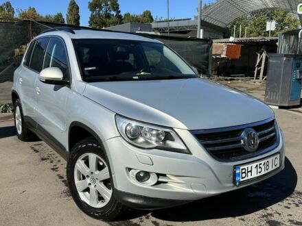 Серый Фольксваген Тигуан, объемом двигателя 2 л и пробегом 132 тыс. км за 10900 $, фото 1 на Automoto.ua