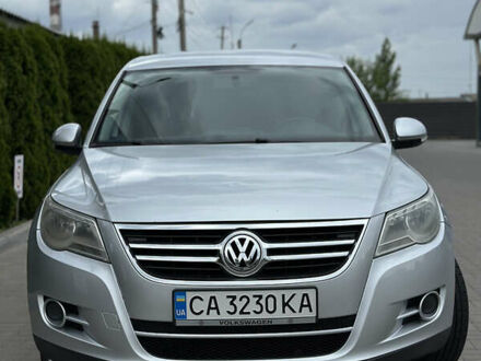 Серый Фольксваген Тигуан, объемом двигателя 1.98 л и пробегом 251 тыс. км за 9200 $, фото 1 на Automoto.ua