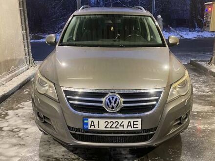 Фольксваген Тигуан 2010 в Василькове на Automoto.ua Серый Фольксваген Тигуан, объемом двигателя 1.97 л и пробегом 238 тыс. км за 13700 $, фото 1 на Automoto.ua