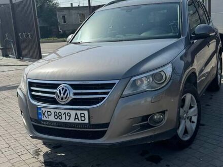 Сірий Фольксваген Тігуан, об'ємом двигуна 1.97 л та пробігом 385 тис. км за 13000 $, фото 1 на Automoto.ua