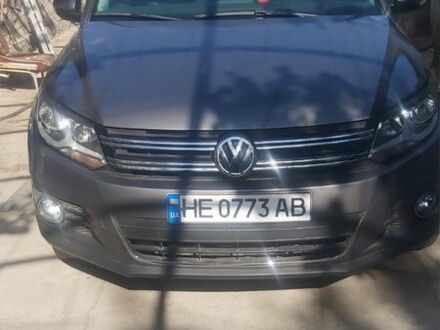 Фольксваген Тигуан 2011 в Николаеве на Automoto.ua Серый Фольксваген Тигуан, объемом двигателя 2 л и пробегом 256 тыс. км за 11000 $, фото 1 на Automoto.ua