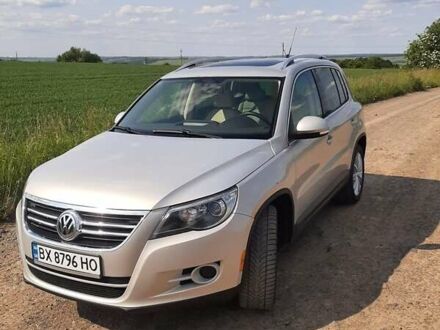 Фольксваген Тігуан 2011 у Хмельницькому на Automoto.ua Сірий Фольксваген Тігуан, об'ємом двигуна 2 л та пробігом 117 тис. км за 11900 $, фото 1 на Automoto.ua