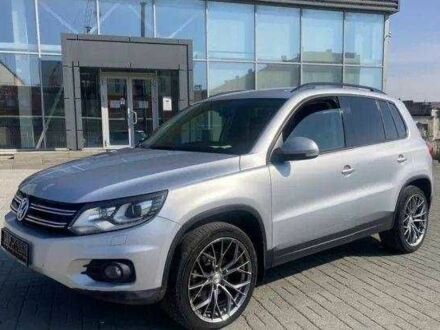 Серый Фольксваген Тигуан, объемом двигателя 0 л и пробегом 89 тыс. км за 9700 $, фото 1 на Automoto.ua