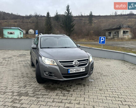 Сірий Фольксваген Тігуан, об'ємом двигуна 2 л та пробігом 263 тис. км за 11500 $, фото 1 на Automoto.ua