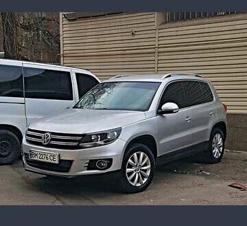 Фольксваген Тігуан 2011 в Ромнах на Automoto.ua Сірий Фольксваген Тігуан, объемом двигателя 1.97 л и пробегом 131 тыс. км за 14700 $, фото 1 на Automoto.ua