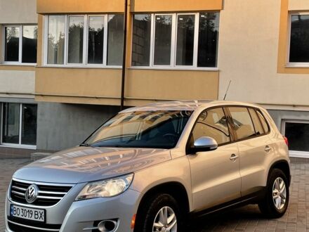 Фольксваген Тігуан 2011 у Тернополі на Automoto.ua Сірий Фольксваген Тігуан, об'ємом двигуна 2 л та пробігом 252 тис. км за 9700 $, фото 1 на Automoto.ua