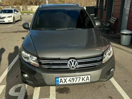 Серый Фольксваген Тигуан, объемом двигателя 1.98 л и пробегом 235 тыс. км за 10500 $, фото 1 на Automoto.ua