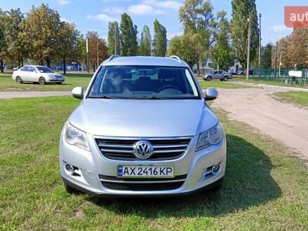 Фольксваген Тигуан 2011 в Харькове на Automoto.ua Серый Фольксваген Тигуан, объемом двигателя 2 л и пробегом 193 тыс. км за 10750 $, фото 1 на Automoto.ua