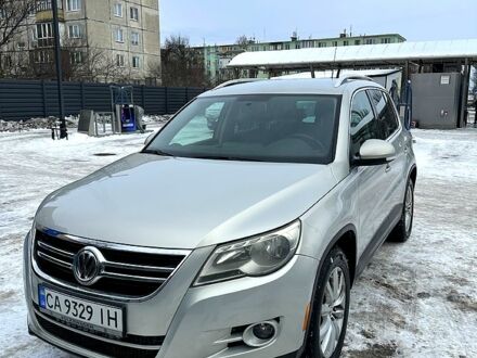 Сірий Фольксваген Тігуан, об'ємом двигуна 2 л та пробігом 0 тис. км за 11000 $, фото 1 на Automoto.ua