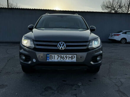 Сірий Фольксваген Тігуан, об'ємом двигуна 1.98 л та пробігом 268 тис. км за 10800 $, фото 1 на Automoto.ua