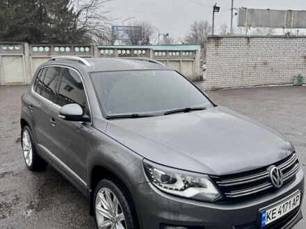 Сірий Фольксваген Тігуан, об'ємом двигуна 1.98 л та пробігом 138 тис. км за 14800 $, фото 1 на Automoto.ua