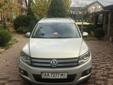 Серый Фольксваген Тигуан, объемом двигателя 2 л и пробегом 134 тыс. км за 11000 $, фото 1 на Automoto.ua