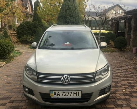 Серый Фольксваген Тигуан, объемом двигателя 2 л и пробегом 134 тыс. км за 11000 $, фото 1 на Automoto.ua