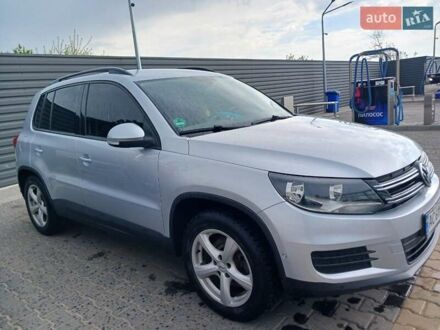 Серый Фольксваген Тигуан, объемом двигателя 1.97 л и пробегом 300 тыс. км за 13700 $, фото 1 на Automoto.ua