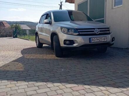 Серый Фольксваген Тигуан, объемом двигателя 2 л и пробегом 442 тыс. км за 11999 $, фото 1 на Automoto.ua