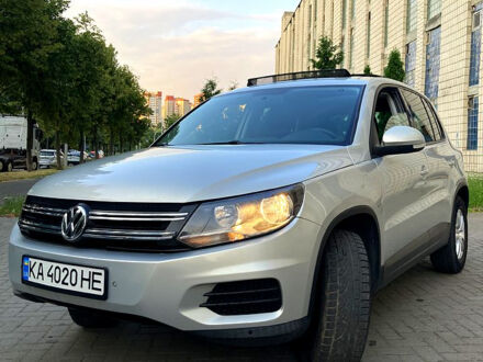Серый Фольксваген Тигуан, объемом двигателя 2 л и пробегом 170 тыс. км за 12500 $, фото 1 на Automoto.ua