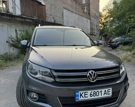 Серый Фольксваген Тигуан, объемом двигателя 1.98 л и пробегом 98 тыс. км за 13000 $, фото 1 на Automoto.ua