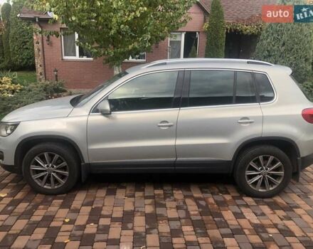 Серый Фольксваген Тигуан, объемом двигателя 1.98 л и пробегом 135 тыс. км за 11000 $, фото 1 на Automoto.ua