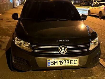 Серый Фольксваген Тигуан, объемом двигателя 2 л и пробегом 196 тыс. км за 12000 $, фото 1 на Automoto.ua