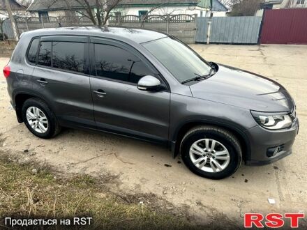 Фольксваген Тигуан 2012 в Павлограде на Automoto.ua Серый Фольксваген Тигуан, объемом двигателя 2 л и пробегом 115 тыс. км за 10500 $, фото 1 на Automoto.ua