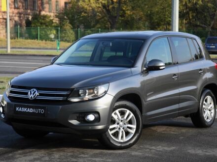 Сірий Фольксваген Тігуан, об'ємом двигуна 2 л та пробігом 129 тис. км за 11600 $, фото 1 на Automoto.ua