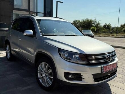 Серый Фольксваген Тигуан, объемом двигателя 2 л и пробегом 215 тыс. км за 9700 $, фото 1 на Automoto.ua