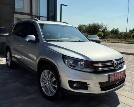 Серый Фольксваген Тигуан, объемом двигателя 2 л и пробегом 215 тыс. км за 9700 $, фото 1 на Automoto.ua