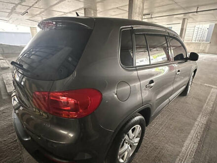 Сірий Фольксваген Тігуан, об'ємом двигуна 1.98 л та пробігом 200 тис. км за 11999 $, фото 1 на Automoto.ua